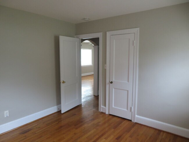 Building Photo - Colonial Heights Virginia