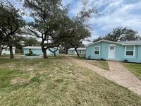 Building Photo - 1300 S Live Oak St