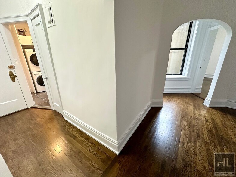 Building Photo - WEST 72 STREET