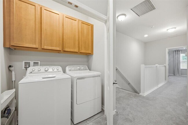 Building Photo - 30138 Southwell Ln