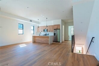 Building Photo - 10847 Morrison St