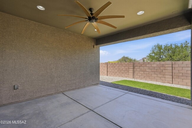 Building Photo - 4220 S Macy Cir