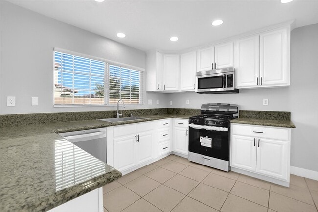 Building Photo - 2141 E Nugent St