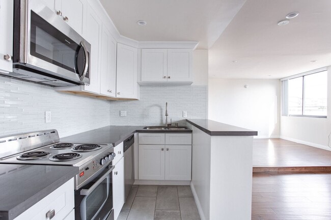 Interior Photo - West Knoll Plaza Apartments