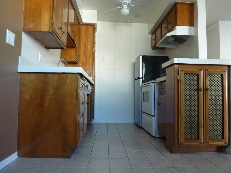 Building Photo - 2055 Rodney Dr