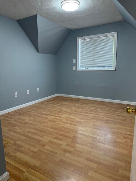 Bedroom 2 - 24 Lake Ave