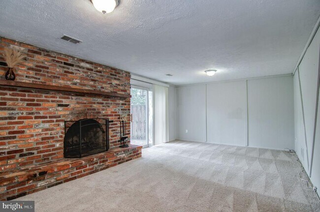 Building Photo - 7763 Durer Ct