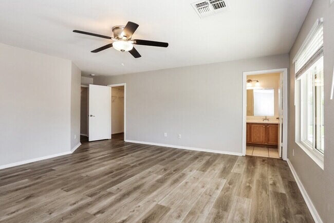 Building Photo - 16107 W Adams St