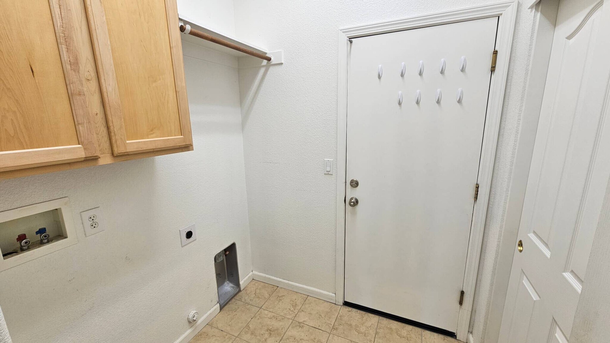 Building Photo - 9641 Darley Way