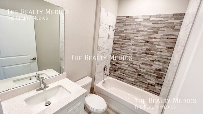 Building Photo - 256 Gladiola Ct