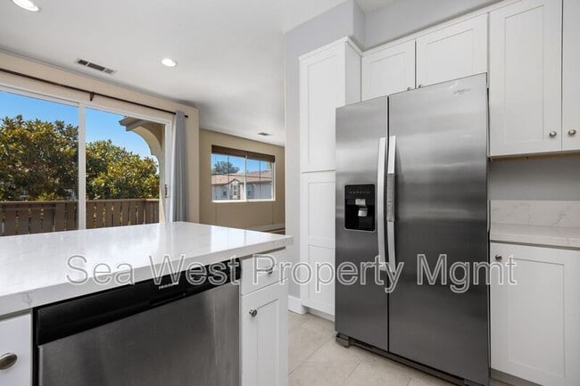 Building Photo - 6148 Paseo Granito