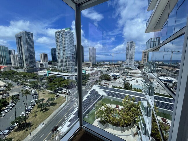 Building Photo - Symphony 1603
