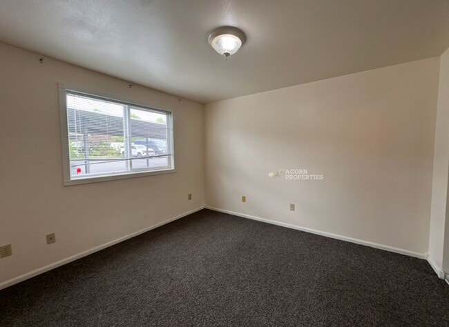 Building Photo - 730 SE 8th Ave