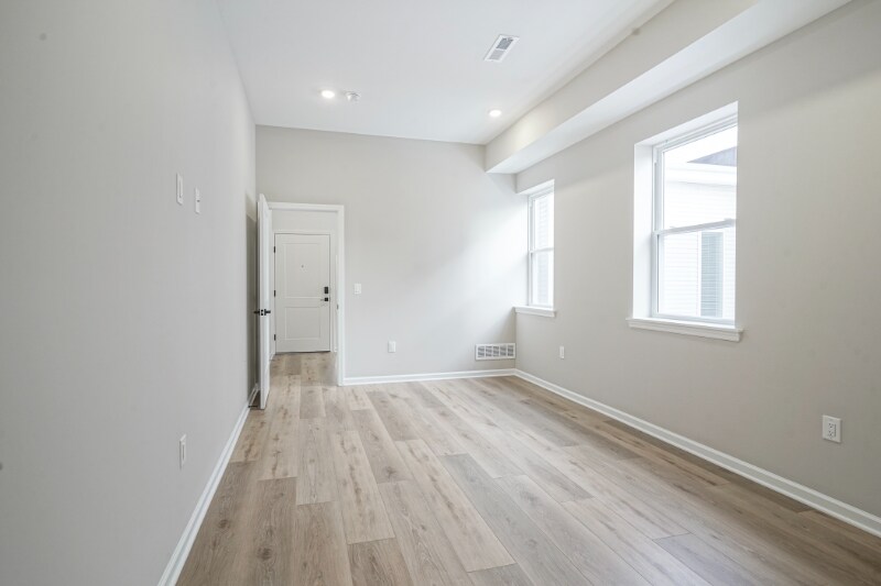 Building Photo - 952 N Marshall St