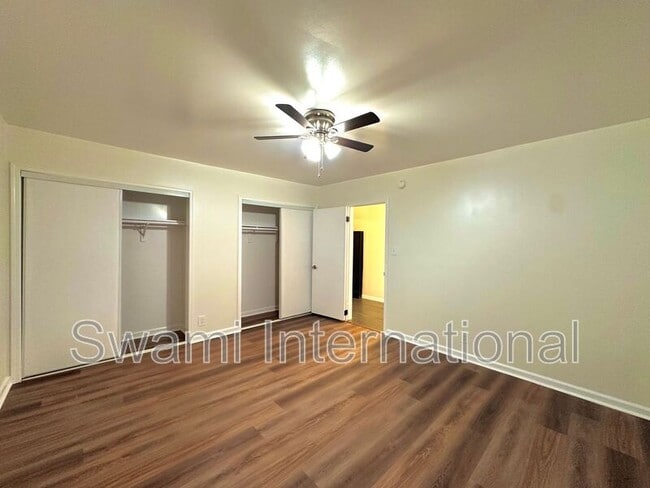 Building Photo - 674 W 27th St