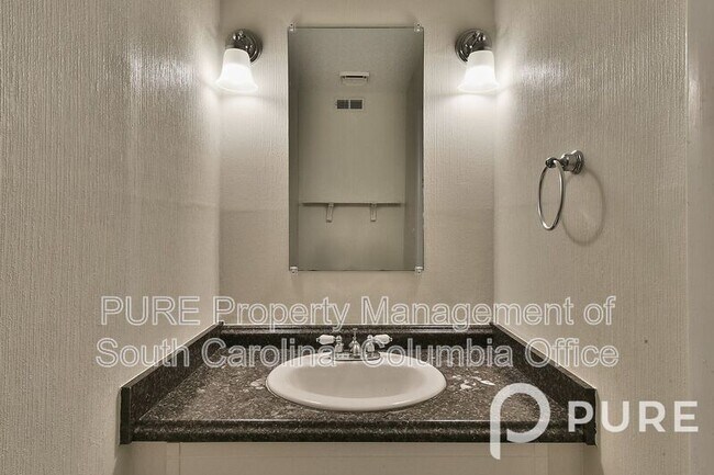 Building Photo - 301 Harbor Heights Dr