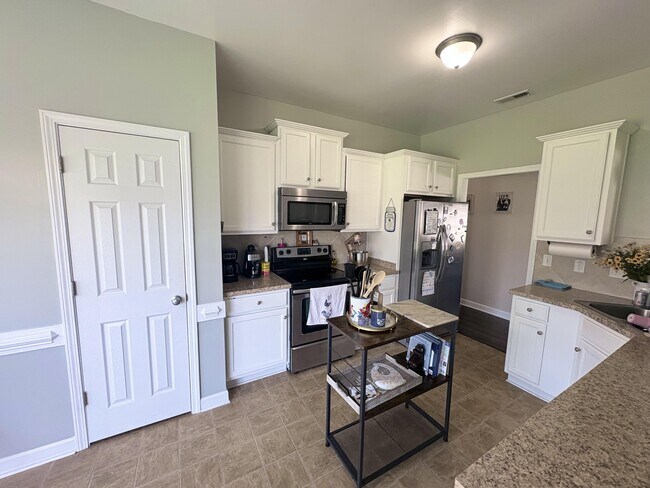 Building Photo - 174 Moonstone Ct