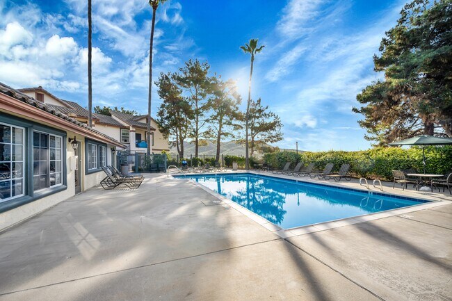 Building Photo - 10858 Sabre Hill Dr