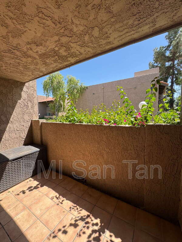 Building Photo - 5525 E Thomas Rd