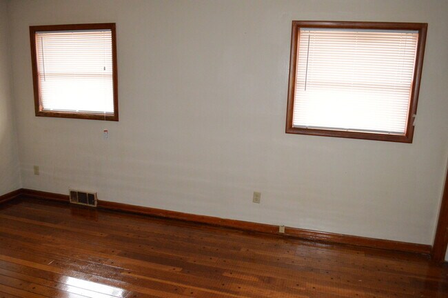 Building Photo - 3974 Auburn Rd