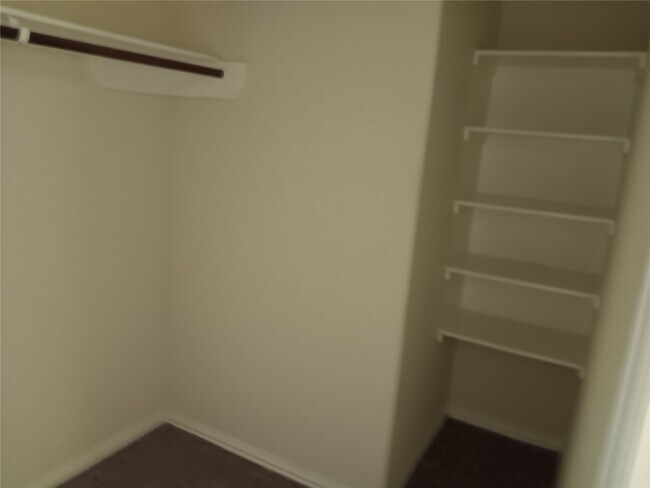 Building Photo - 24722 Lake Basin Ct