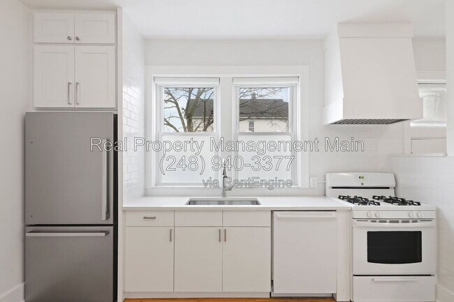Building Photo - 12303 Klinger St