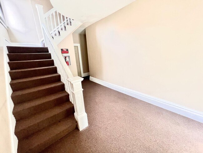 Building Photo - 129 McGinnis Avenue (Full Service)