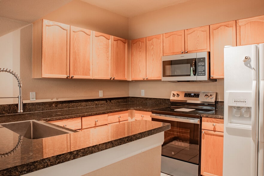 Kitchen 1 - 5125 Palm Springs Blvd