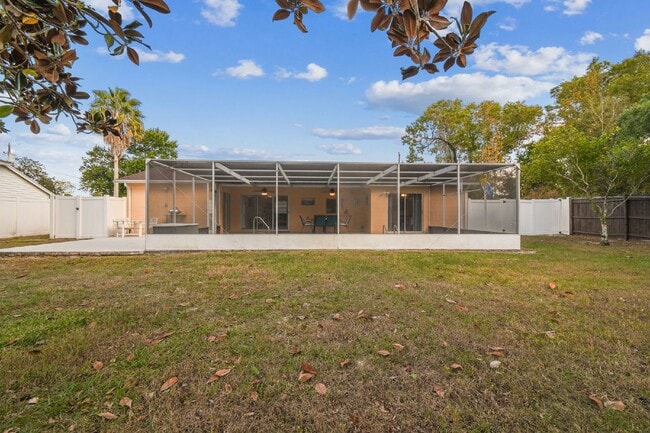 Building Photo - ***PRIVATE HEATED POOL*** Beautiful, Fully-Furnished 3-Bedroom Home Available April 1, 2026!   **...