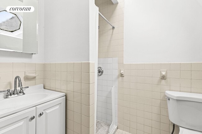 Building Photo - 423 W 146th St