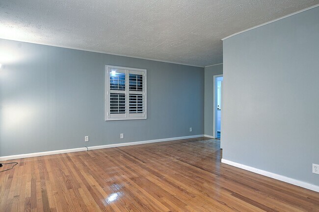 Building Photo - 680 Elk Dr