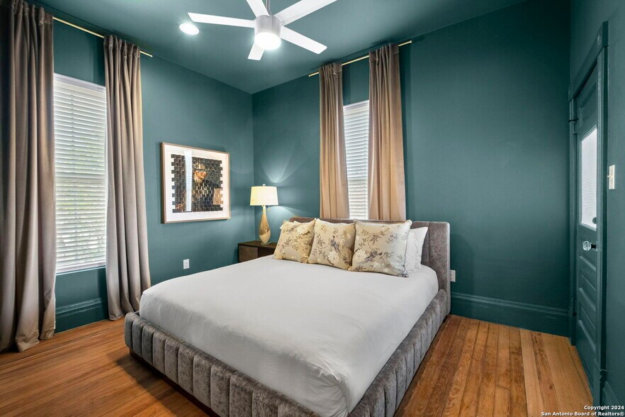 Building Photo - 201 E Carson St