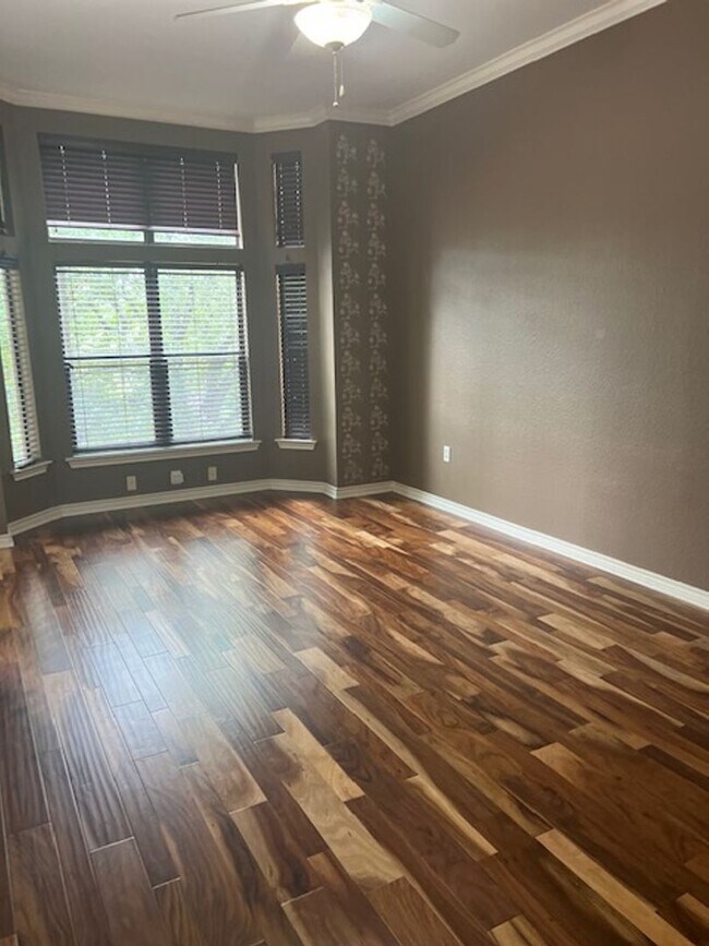Building Photo - Beautiful 2 Bedroom 2 Bath condo in George...