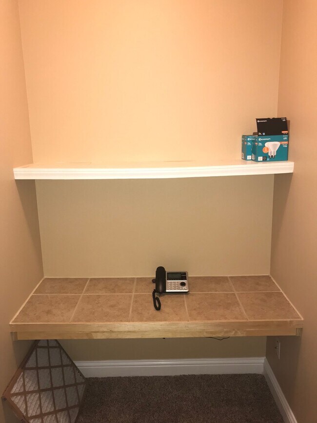 Building Photo - Summer Breeze