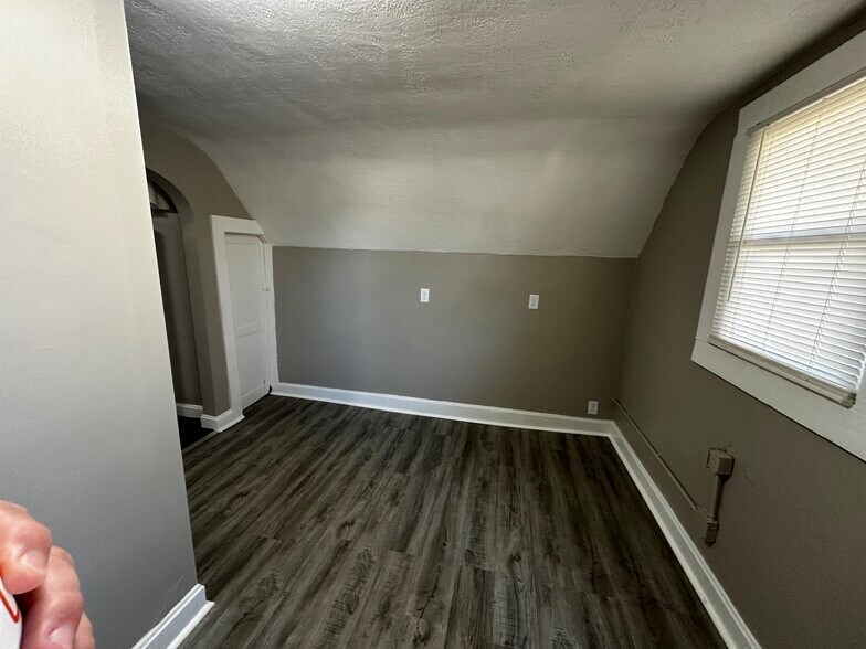 Building Photo - 212 N Fifth St.