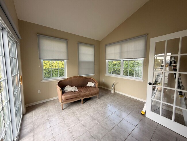 Building Photo - 87 Timberhill Dr