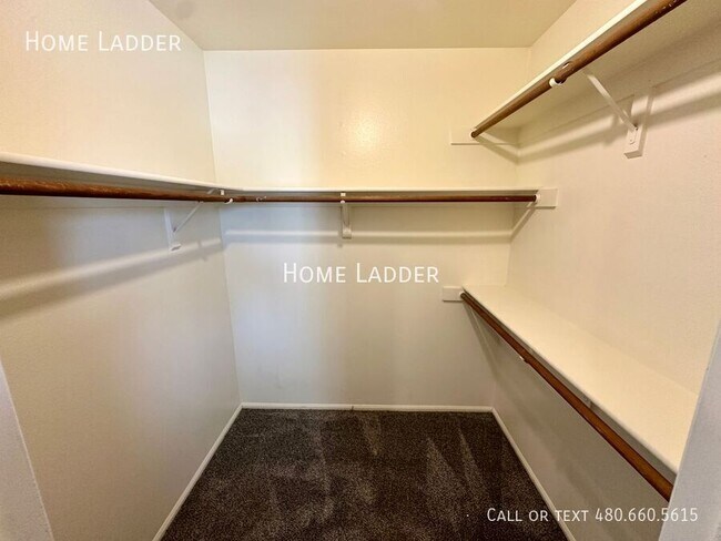 Building Photo - 1702 N Ventura Ln