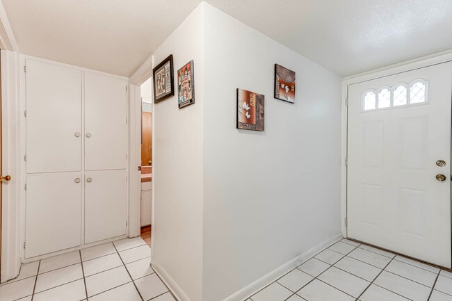 Building Photo - 359 Langton Dr