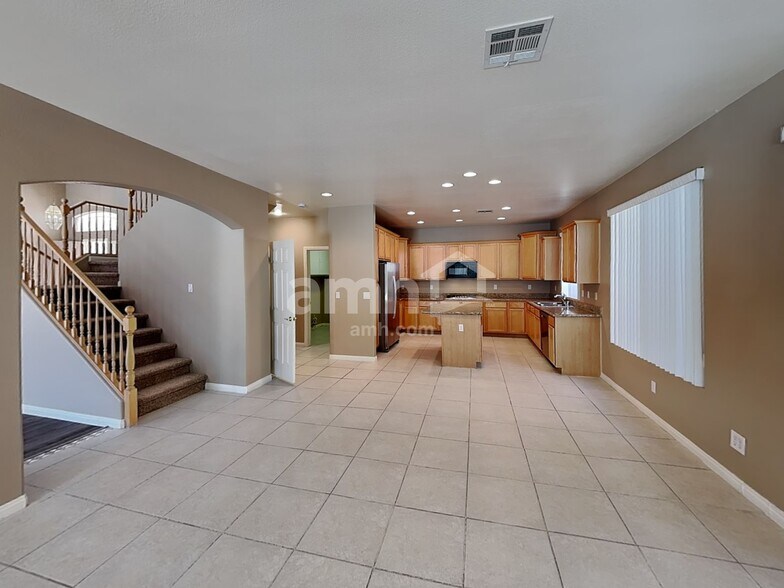 Building Photo - 10820 Canisteo St