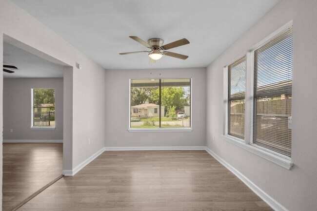Building Photo - Charming 5- Bedroom Home in the Heart of T...