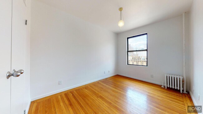Building Photo - 78 W 11th St