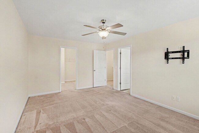 Building Photo - 108 Bella Pl
