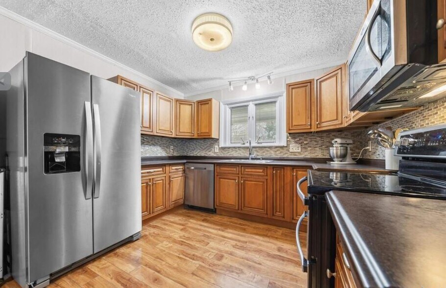 Building Photo - 7600 Teal Dr SW