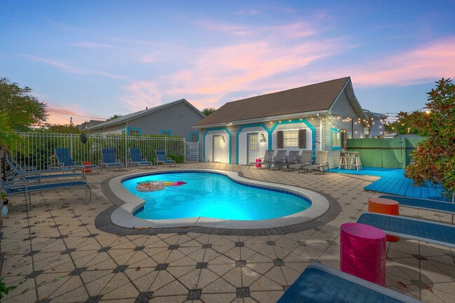 Building Photo - 4431 Luke Ave