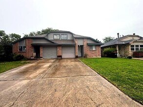 Building Photo - 10028 Ridgecoral Dr