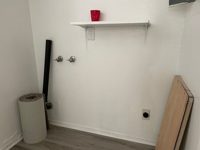 Building Photo - 3685 Tamarack Ave