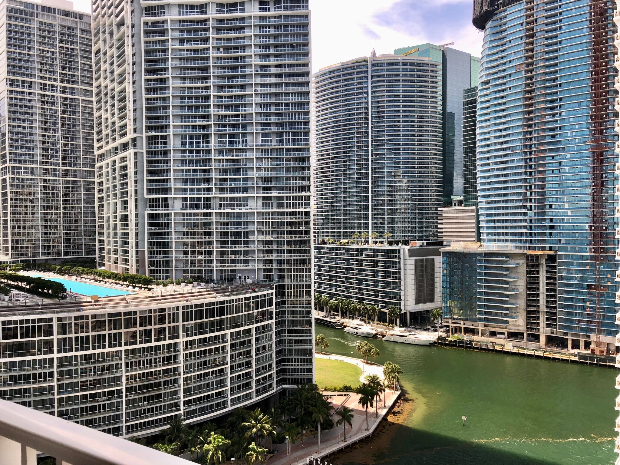 Building Photo - 801 Brickell Key Blvd