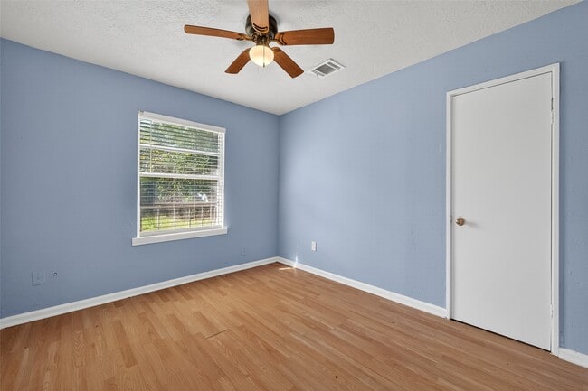 Building Photo - 5534 Thrush Dr