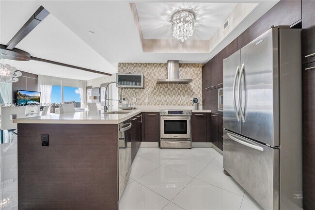 Building Photo - 250 Sunny Isles Blvd