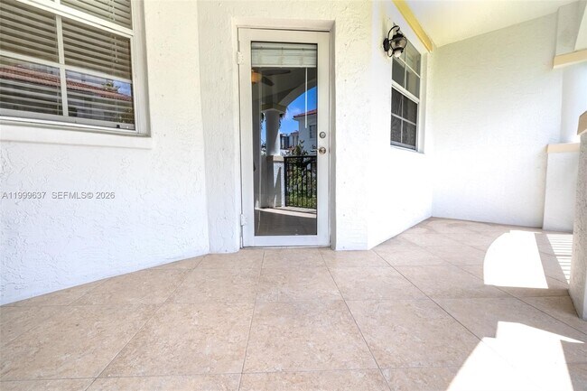 Building Photo - 3255 NE 184th St